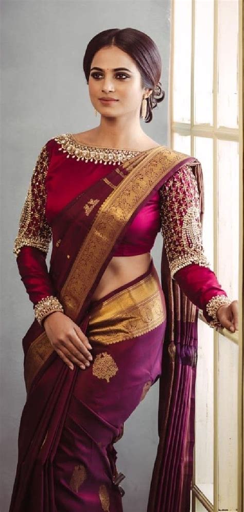 Trendy Simple Mirror Work Blouse Designs For Pattu Sarees