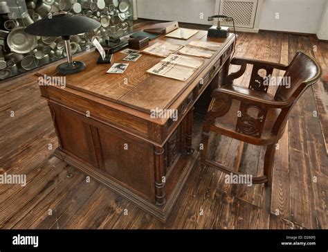 Schindlers Desk In His Office Oskar Schindlers Factory Museum In