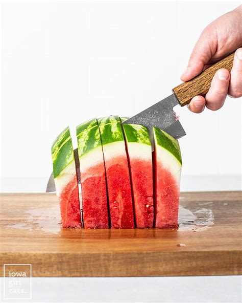 How To Cut Watermelon Stalks With Video Karinokada