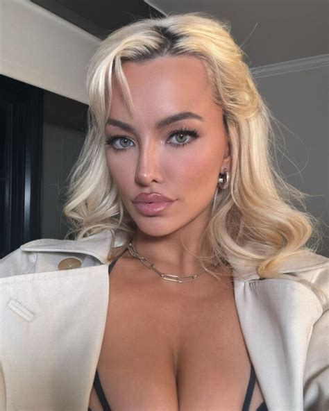 OnlyFans Lindsey Pelas Nude Photo 15