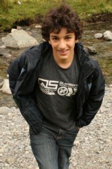 Bacia Un Ragazzo Per Gioco Gli Danno Del Gay E Si Uccide Gay It