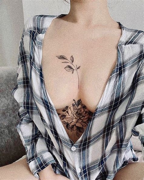 Bị chỉ trích vì tuyên bố không thích mặc áo ngực nàng hot girl tức mình trồng cây trên vòng