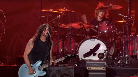 Dave Grohl And Foo Fighters Perform My Hero With Shane Hawkins At