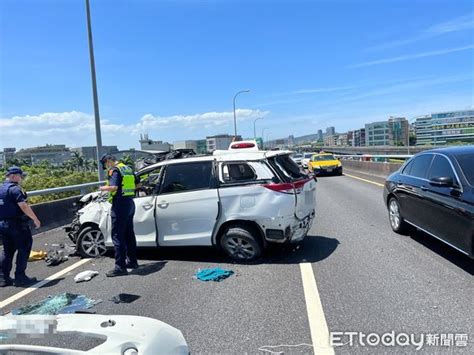 驚悚現場曝！車禍男飛落國1汐五高架 撞遊覽車頂趴地面命危 Ettoday社會新聞 Ettoday新聞雲