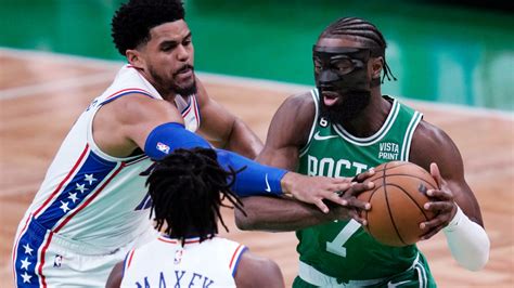 Los Celtics Estropean El Regreso De Embiid Con Los Ers Y Emparejan La