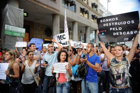 Alunos Da Gama Filho E Da Univercidade Protestam No Rio Contra