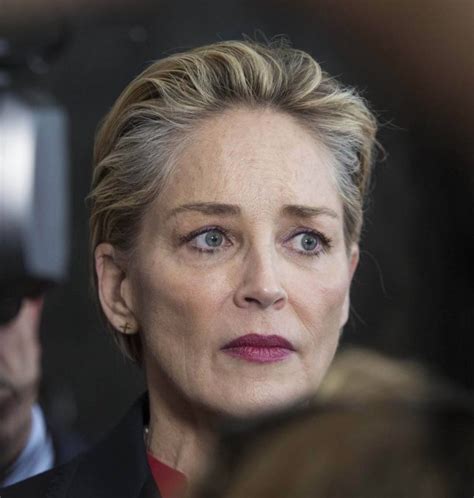 Sharon Stone L Appello Per La Mamma Colpita Da Ictus Pregate Per Lei