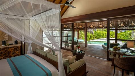 Family Beachfront Villas & Bungalows Maldives | Four Seasons Kuda Huraa ...