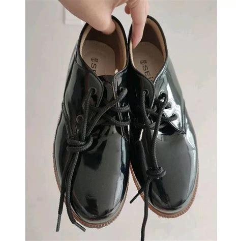 Sepatu Loafers Atau Docmart Hitam Bertali Untuk Wanita SEIS Murah