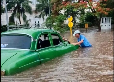 Fuertes Lluvias En La Habana Cuba Si