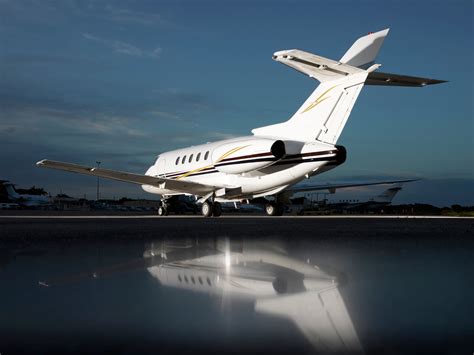 Hawker 800XP Private Jet | Interior, Speed, Range | PRIVAIRA