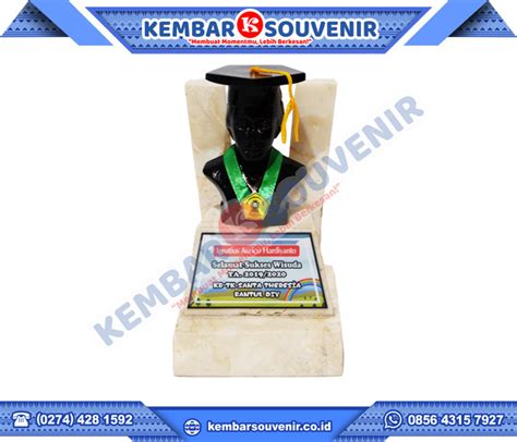 Souvenir Wisuda Murah Patung Wisuda Jual Souvenir Plakat Kkn Ppl