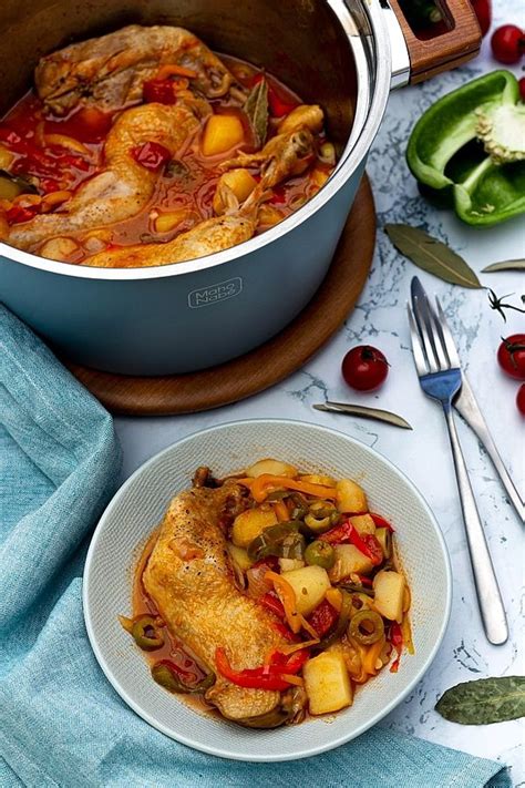 Cuisses De Poulet Aux Poivrons Tomates Et Pommes De Terre En Cocotte