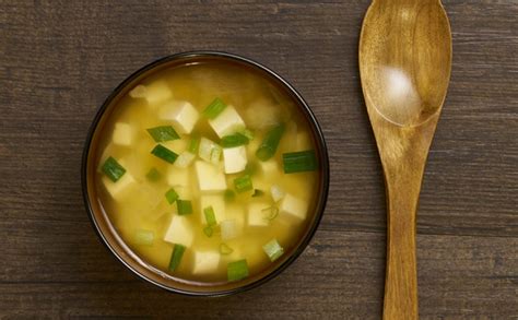 La véritable recette traditionelle de la soupe miso au tofu