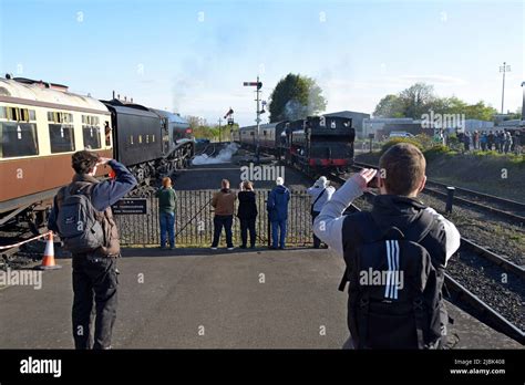 Rail Enthusiasts Line Up To Take Photos Of Newly Restored Lner A4