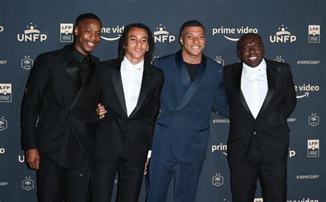 Photo Kylian Mbappé avec son frère Ethan Mbappé et son père Wilfrid