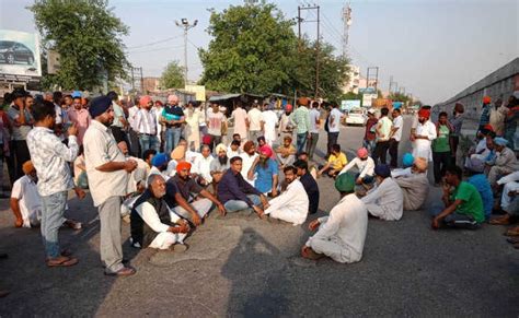 Farmers Lay Siege To Gt Road The Tribune India