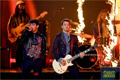 Jonas Brothers Perform Sucker At Billboard Music Awards 2019 Watch The Video Photo 4280986