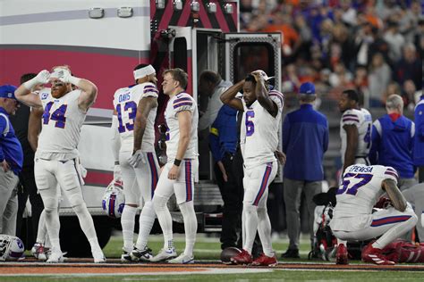 What happened to Buffalo Bills safety Damar Hamlin? | The US Sun