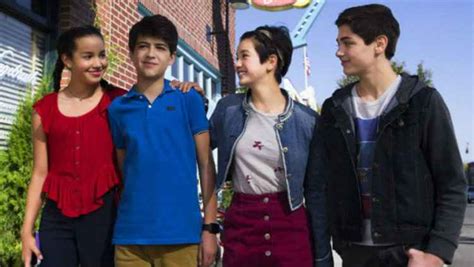 Disney Channel Ter Primeiro Romance Gay Em S Rie Para Crian As E Adolescentes