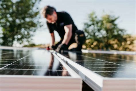 Cómo instalar placas solares Guía completa FES LLUM