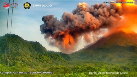 Rio ꉂ୧ on Twitter RT merapi uncover Merapi pagi ini 05 55 wib