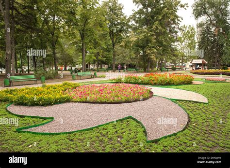 Parcul Stefan Cel Mare Stephen The Great Park In Chisinau The