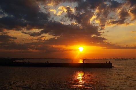 4 Destinasi Pantai Di Semarang Yang Cocok Untuk Menikmati Sunset