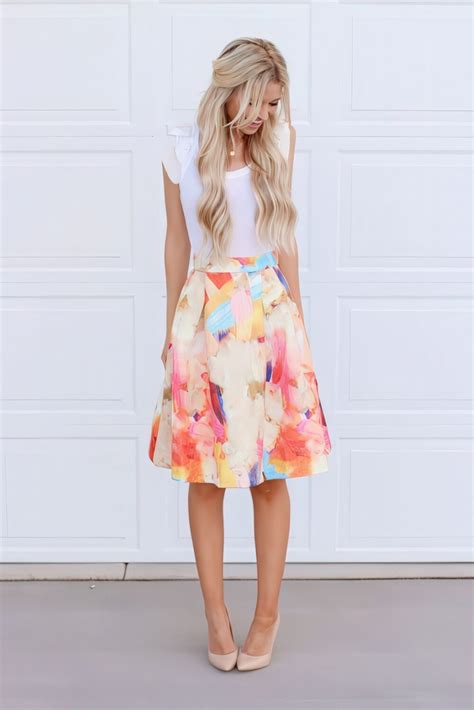 Picture Of Inspiring Feminine Spring Outfits With Skirts 2