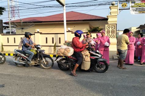 Pju Dan Bhayangkari Polres Batu Bara Berbagi Takjil Tempotimur