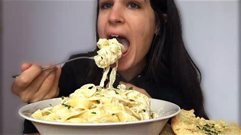 Asmr Fettuccine Alfredo Pasta No Talking Eating Sounds Youtube