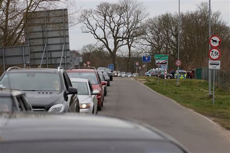 Utrudnienia na wjeździe do Świnoujścia Korki na granicy na wyspie