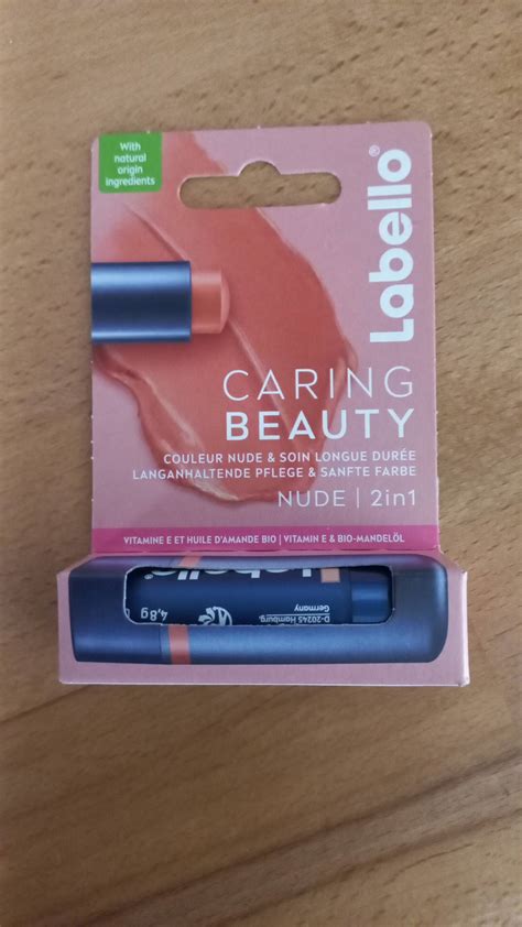 Composition LABELLO Caring beauty Baume à lèvres nude 2in1 UFC Que