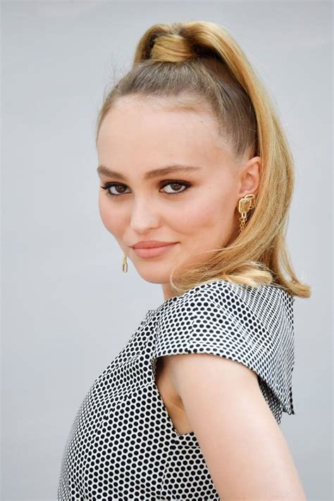 Lily Rose Depp In 20 Inspiring Beauty Looks In 2021 Lily Rose Depp