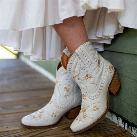 Embroidered Western Cowboy Ankle Cowboy/Cowgirl Boots – Fashion Damsel