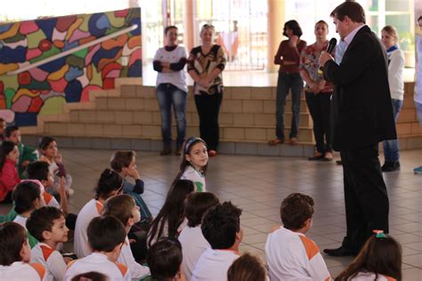 16 novos computadores são entregues à Escola Municipal Shirley Lorandi