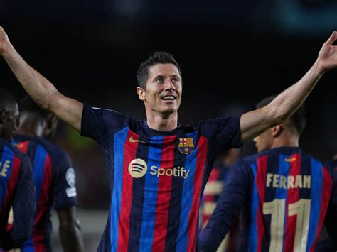 Watch Lewandowski Makes History With Hat Trick As Barca Thrash Plzen