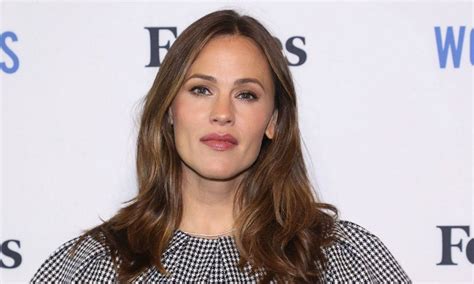 Jennifer Garner Biography Height And Life Story Super Stars Bio