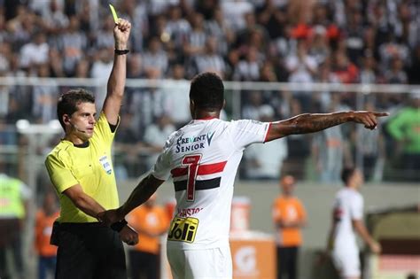 La Fifa Selecciona La Terna Arbitral Uruguaya Para El Mundial De Rusia Estadio Deportivo