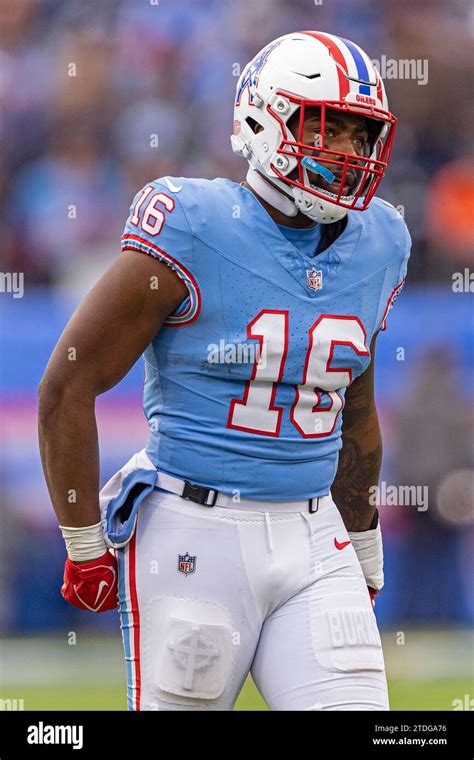 Tennessee Titans Wide Receiver Treylon Burks 16 Walks Into The Field