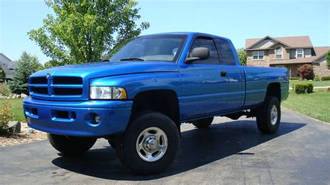 2000 Dodge Ram 2500 4x4 Cummins Diesel Low Miles Well Maintained