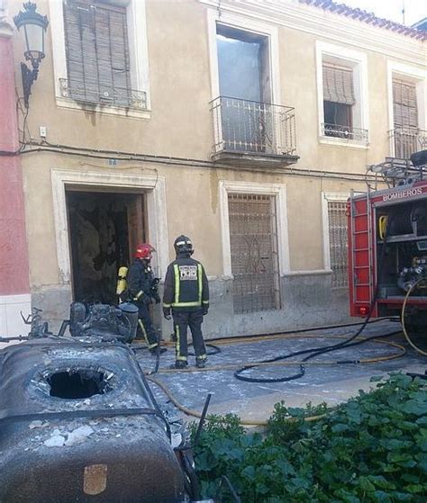 Un Incendio Causa Destrozos En Una Vivienda De Villanueva Del R O