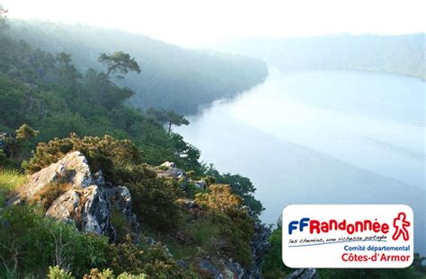 Le tour du Lac de Guerlédan à pied Mûr de Bretagne Tourisme Bretagne