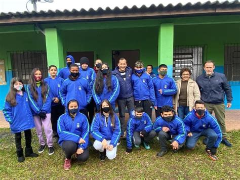 Alunos De General C Mara Recebem Uniformes Escolares Munic Pio De