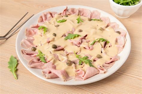 Vitello Tonnato O Vitel Ton Plato Tradicional Italiano