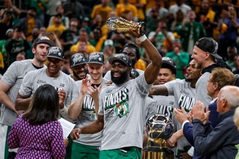 Boston Celtics Reach Nba Finals With Win Over Indiana Pacers Basketball News Al Jazeera