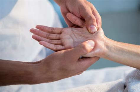 La Réflexologie Palmaire Les Bienfaits Du Massage Des Mains