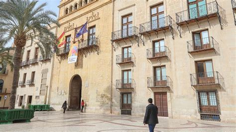 El Ayuntamiento de Elche se escuda en que la estabilización de los