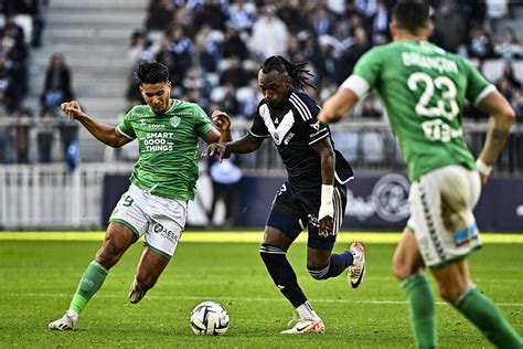 Ligue 2 Bordeaux et Saint Etienne dos à dos Auxerre vire en tête