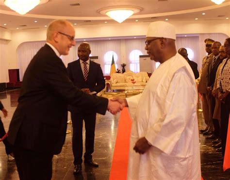 Mali IBK reçoit 6 nouveaux ambassadeurs accrédités icimali